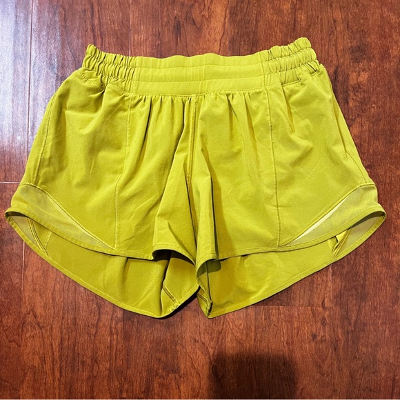 Lululemon Hotty Hot Shorts 3.5” - Picture 2 of 6